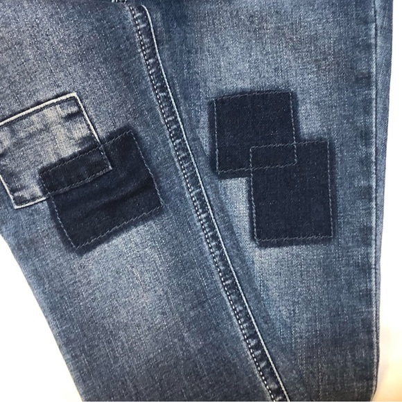 Hollister High Rise Super Skinny Jeans with Patches 0 / 24 - Picture 4 of 12